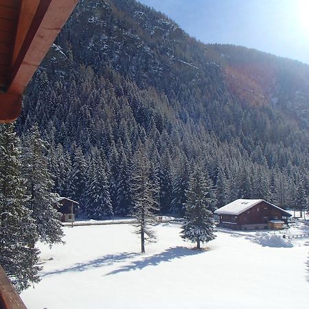 Le Rocher Hotel Champoluc Exterior photo