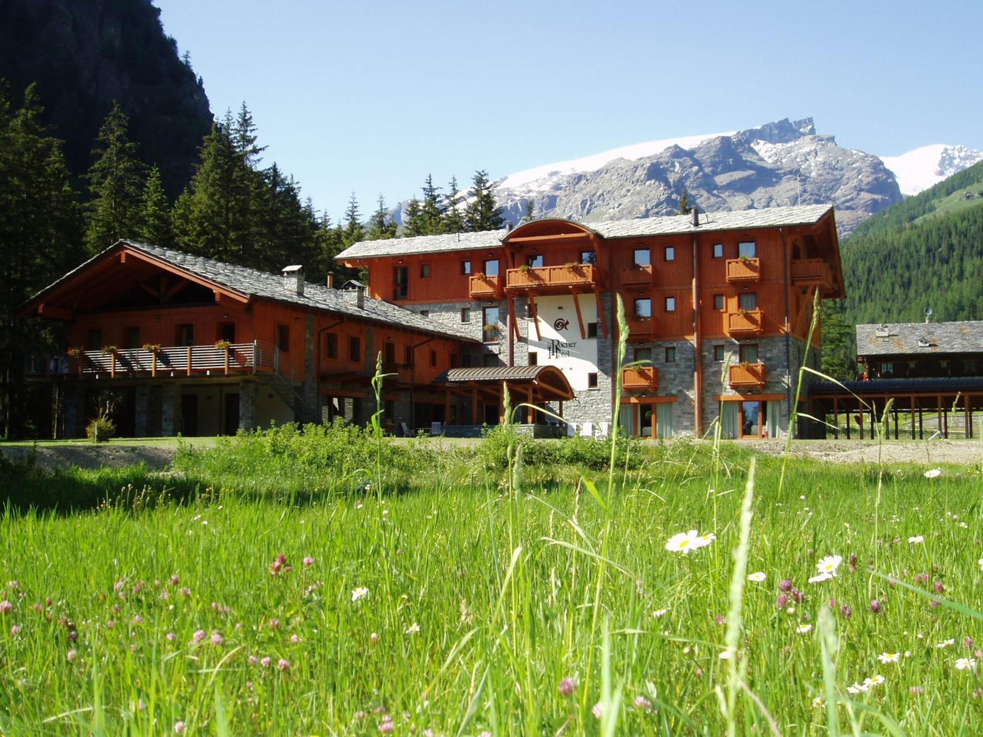 Le Rocher Hotel Champoluc Exterior photo