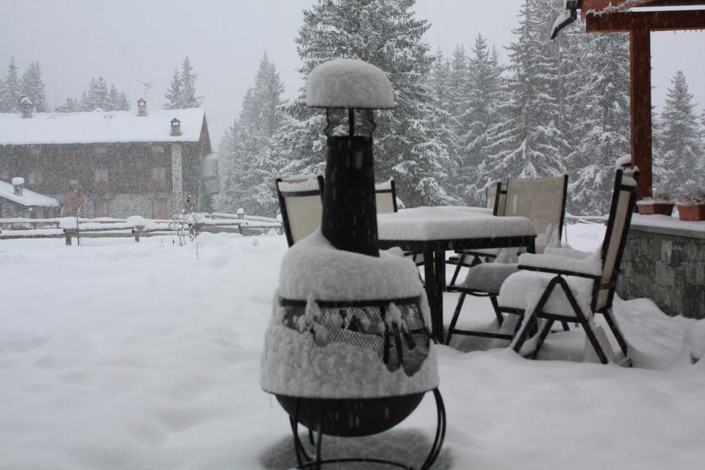 Le Rocher Hotel Champoluc Exterior photo