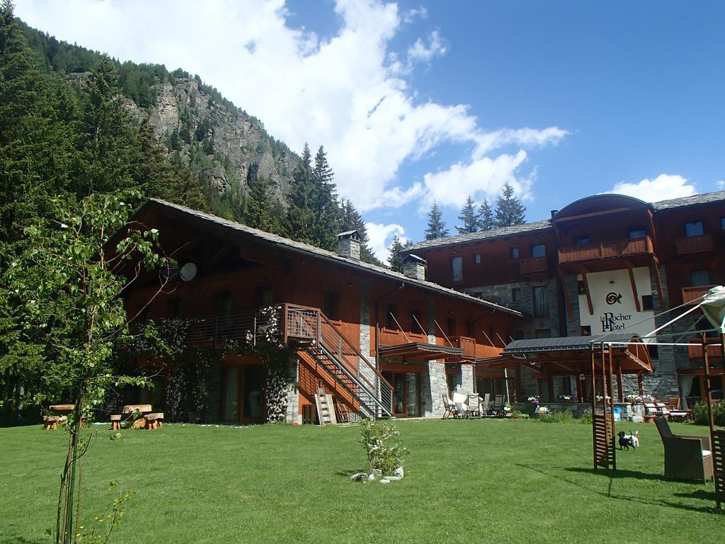 Le Rocher Hotel Champoluc Exterior photo