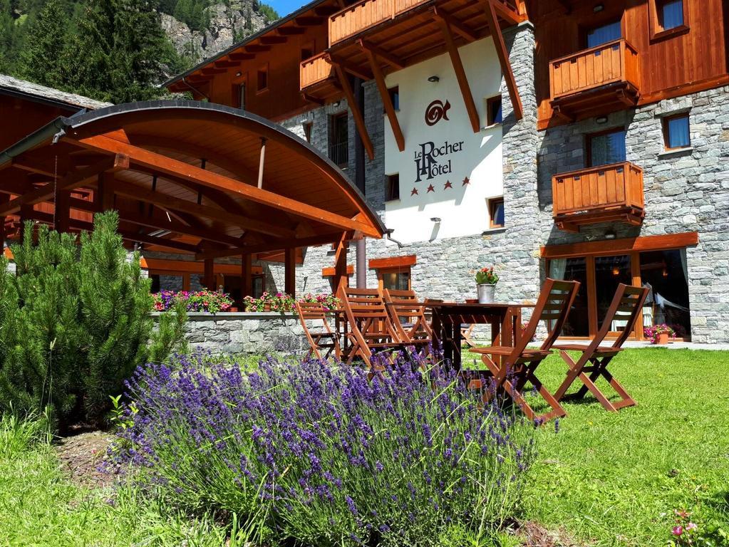 Le Rocher Hotel Champoluc Exterior photo